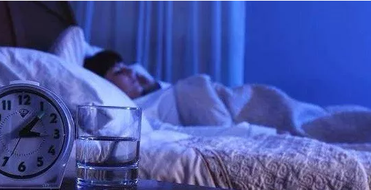 睡前一杯水，長(zhǎng)期堅(jiān)持將給你帶來(lái)意想不到的變化